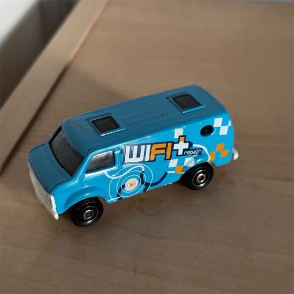 Matchbox Y2K 2006 Chevy Van WiFi Repair Diecast Model 1:74 Blue - Picture 7 of 8